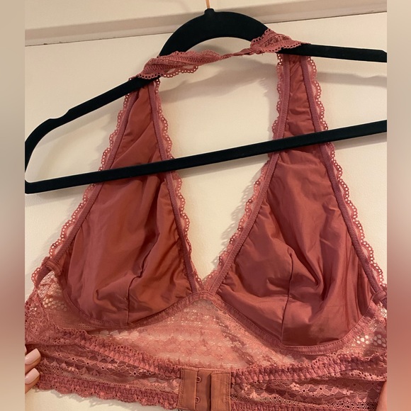 LACY VS PINK BRALETTE - Picture 2 of 5